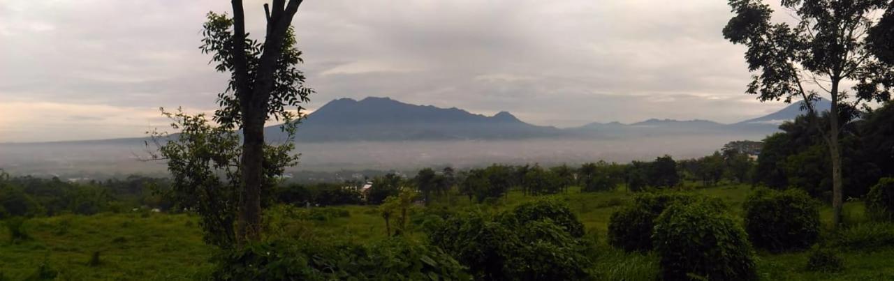 Villa Malang Puncak Buring Exteriör bild