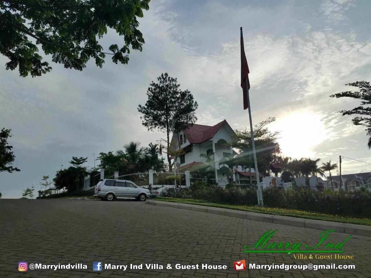 Villa Malang Puncak Buring Exteriör bild