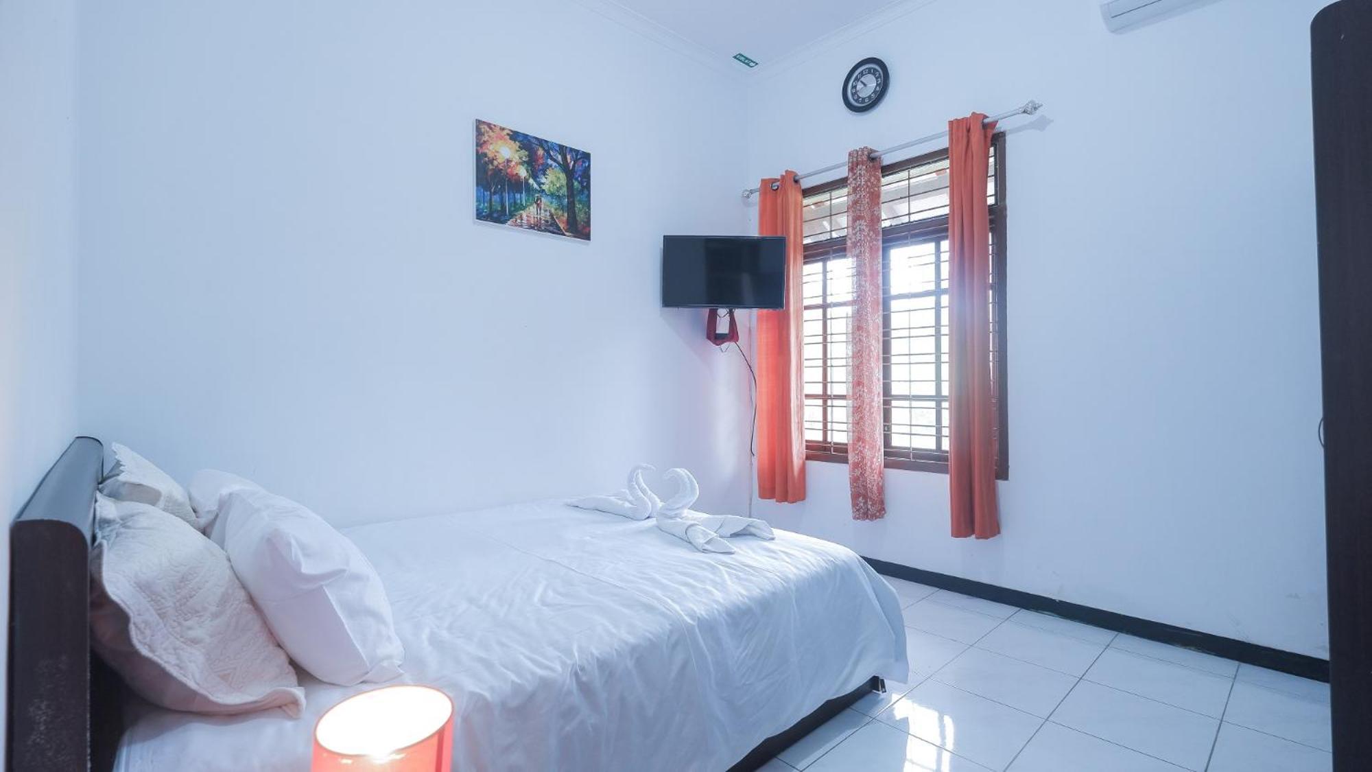 Villa Malang Puncak Buring Exteriör bild